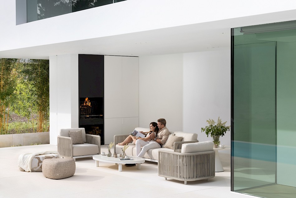 Exterioo @ Conner header